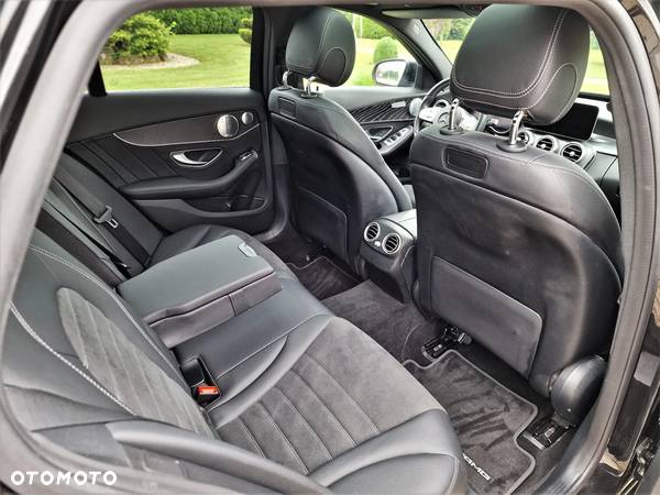 Mercedes-Benz Klasa C 220 d 4Matic T 9G-TRONIC Avantgarde - 30