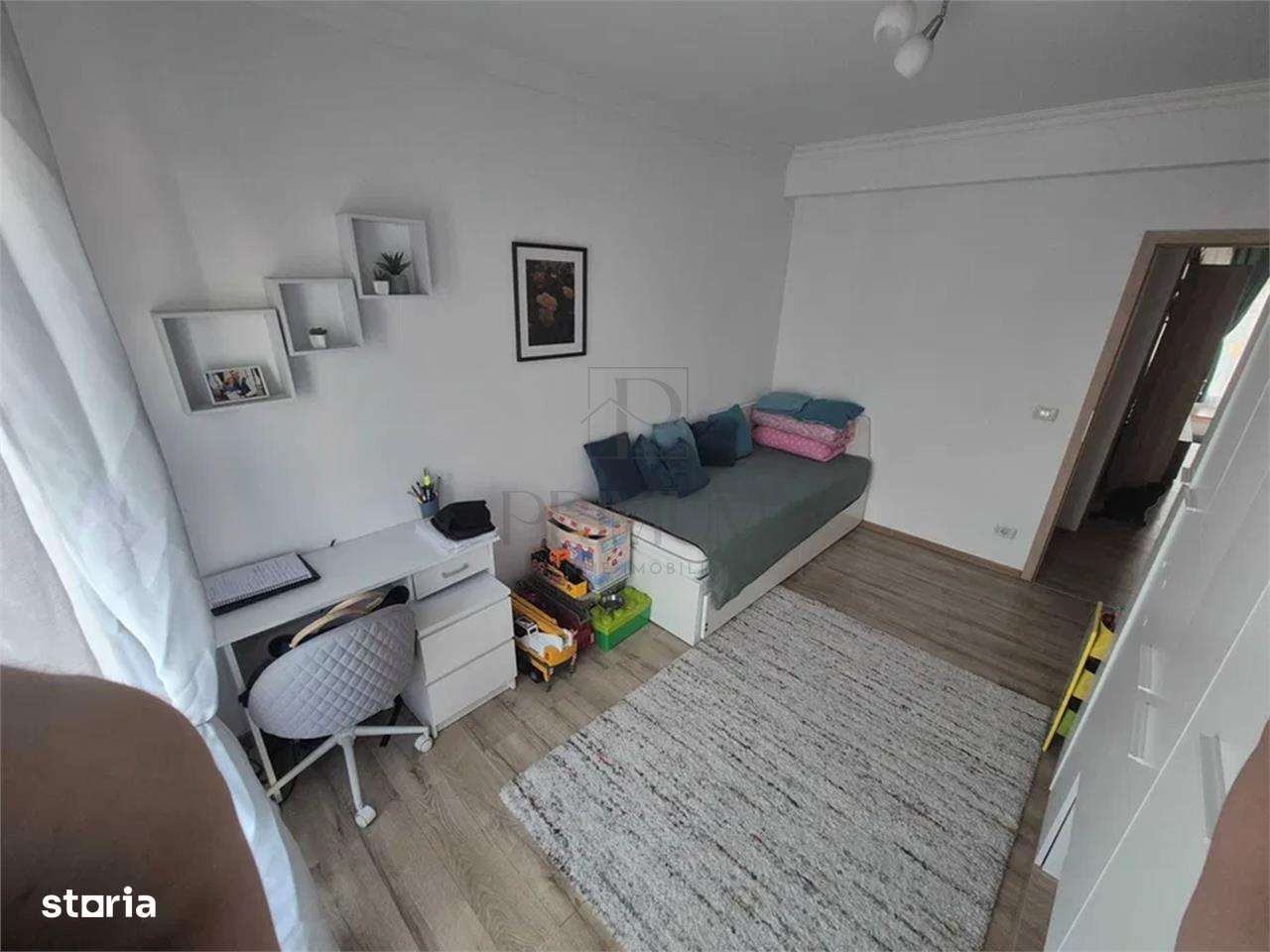 GIROC - 3 CAM - ETJ.1 - LOC PARCARE - BLOC - VILA - SPATIOS - ZONA EXC - Imagine principală: 3/4