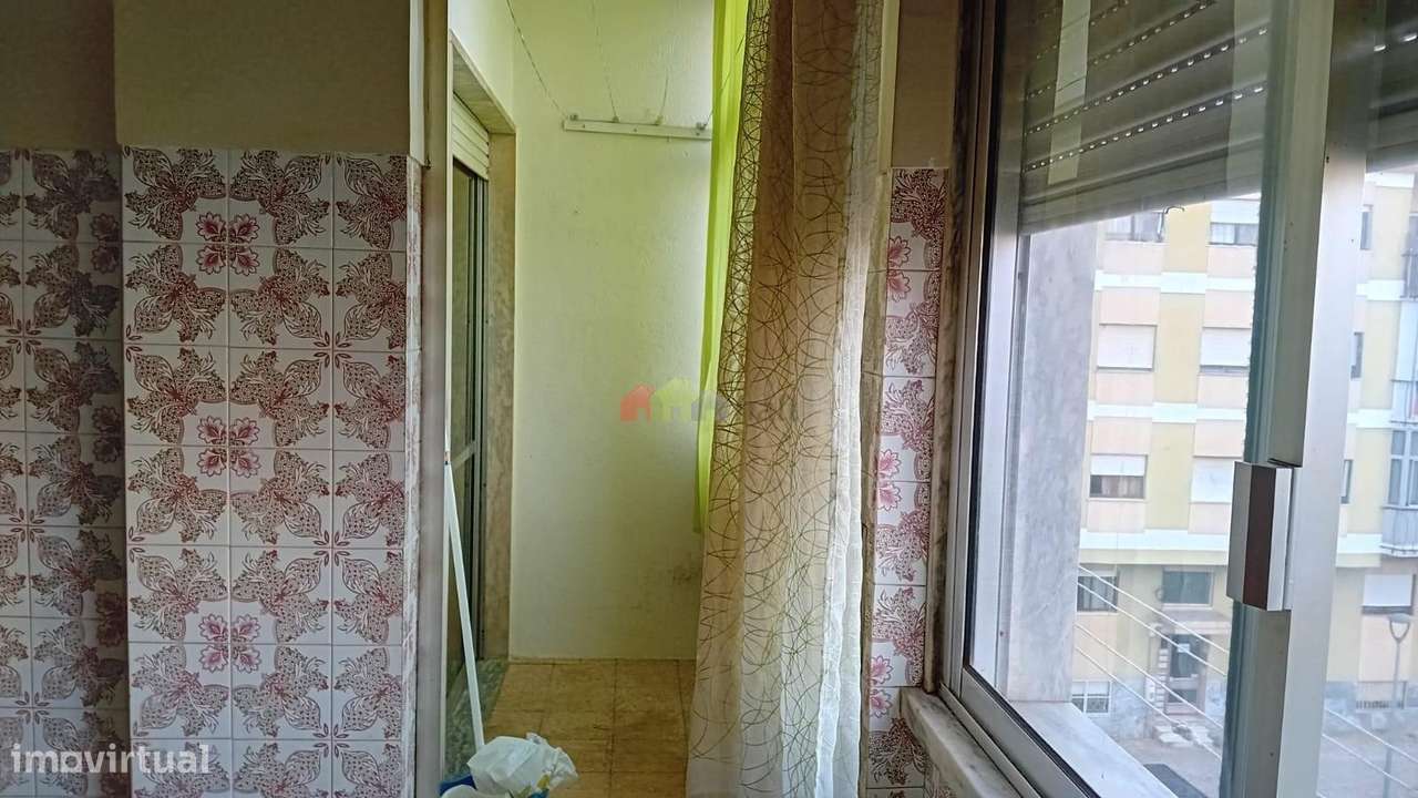 Apartamento T3 no Bairro Afonso Costa - Setúbal-5