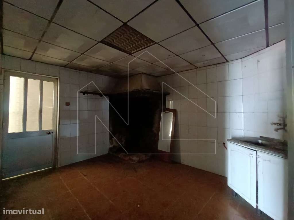 Moradia T3 para recuperar Valongo do Vouga-10