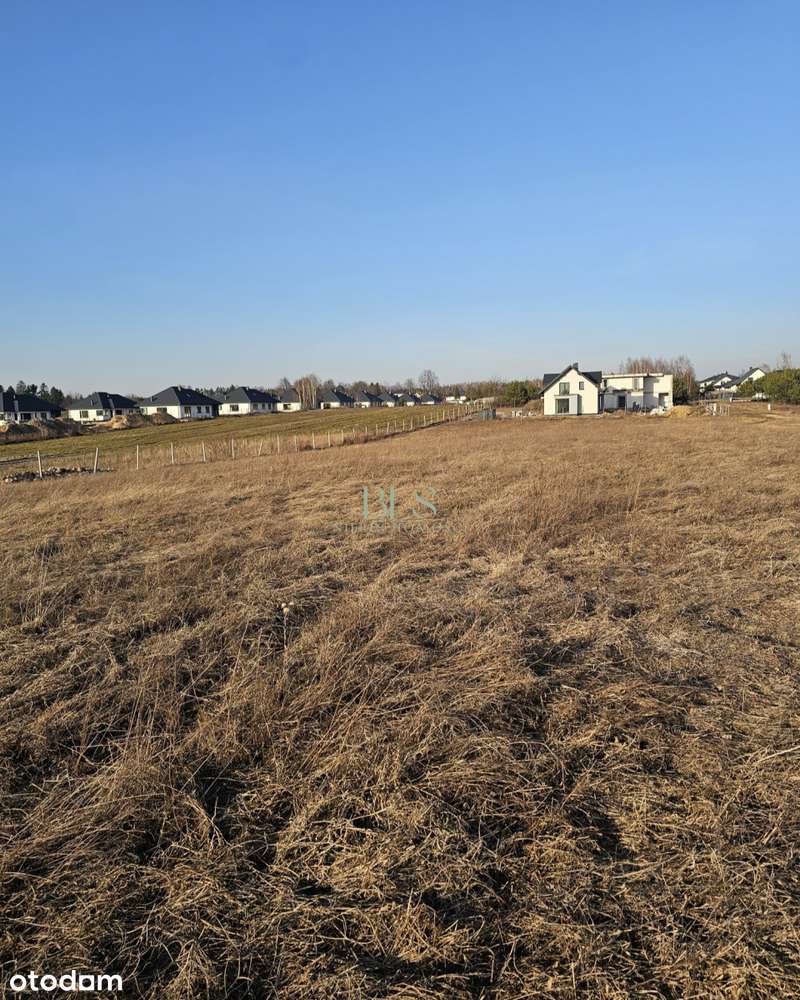 przy gminnej drodze pod zabudowę jednorodzinną-0