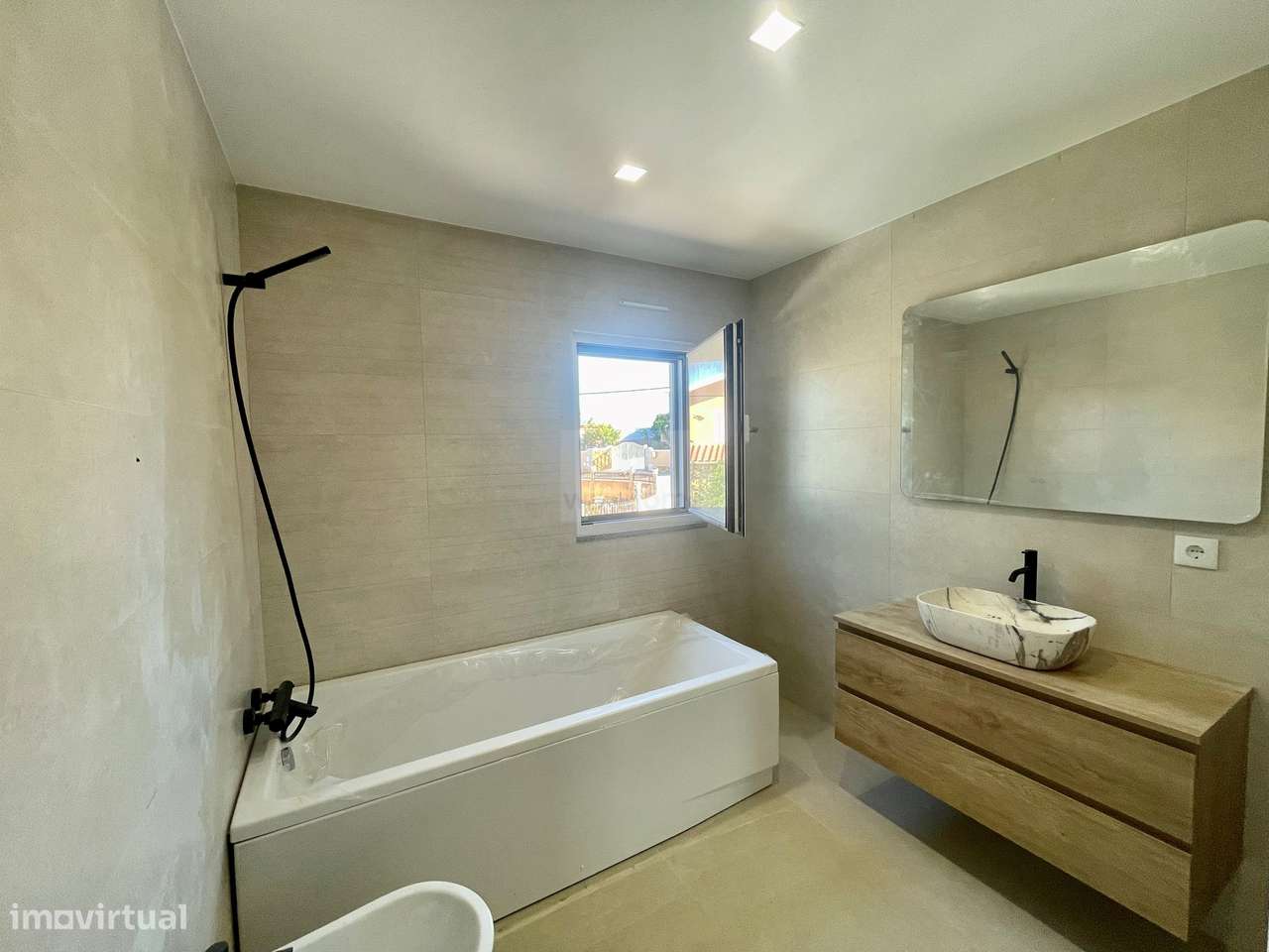 Moradia nova T6 na Ventosa - Torres Vedras-36