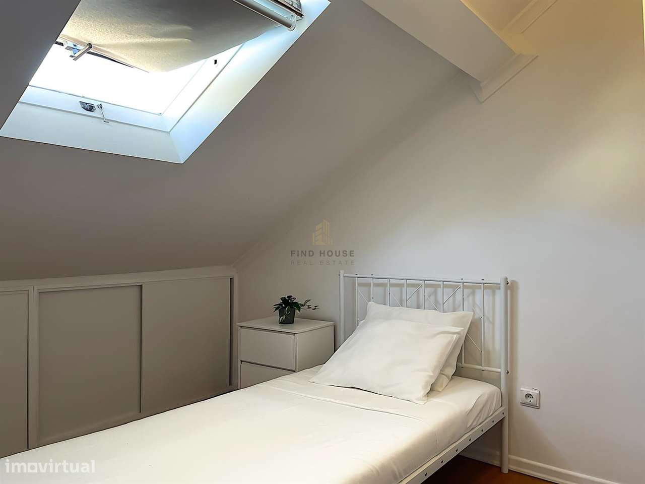 Apartamento T3 Duplex totalmente remodelado na zona histórica da Ajuda-23