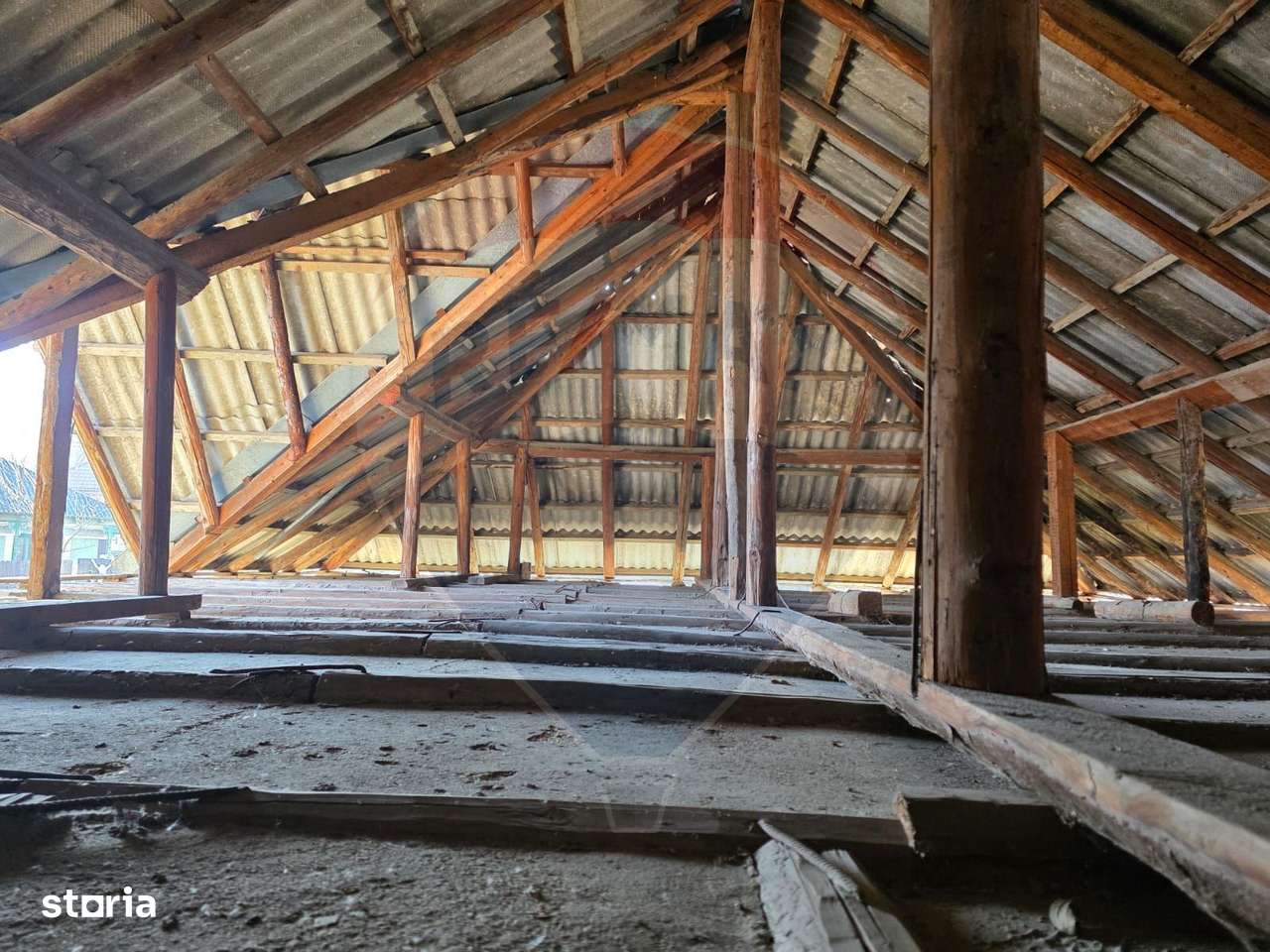 De vanzare casa solida cu teren generos si acces facil Lespezi Bacau-15