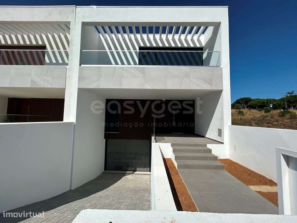 Moradia T3 em construção c/ garagem e piscina na Quinta da Amizade - Grande imagem: 2/40