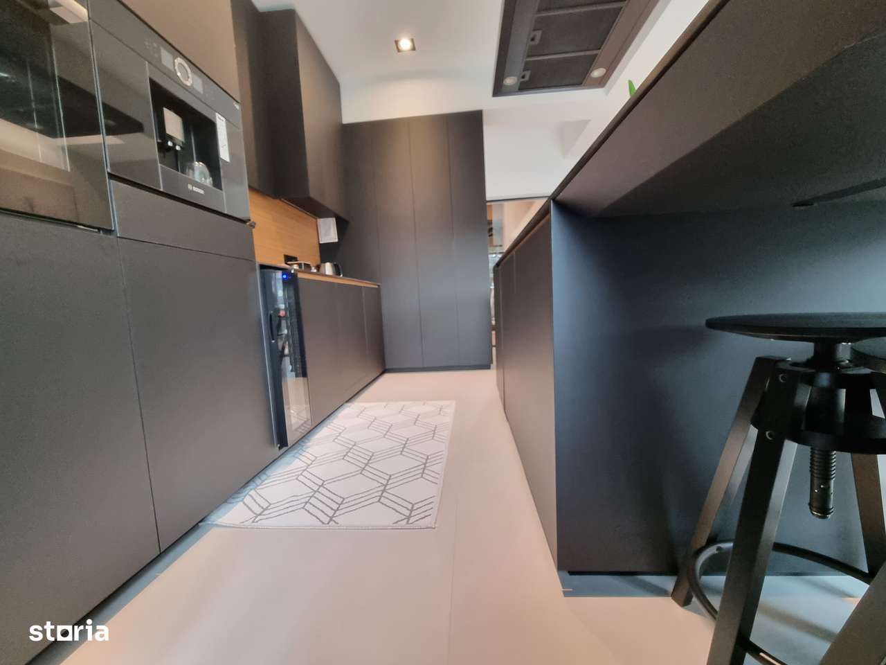 Vila Mediteraneană deosebită, amplasată într-o locație de vis, Bucium-8