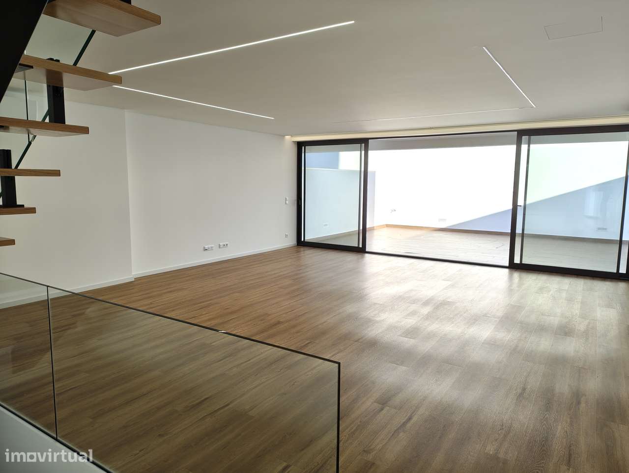 MORADIA de LUXO - PRONTA HABITAR - PRAIA SALGUEIROS - CANIDELO-14