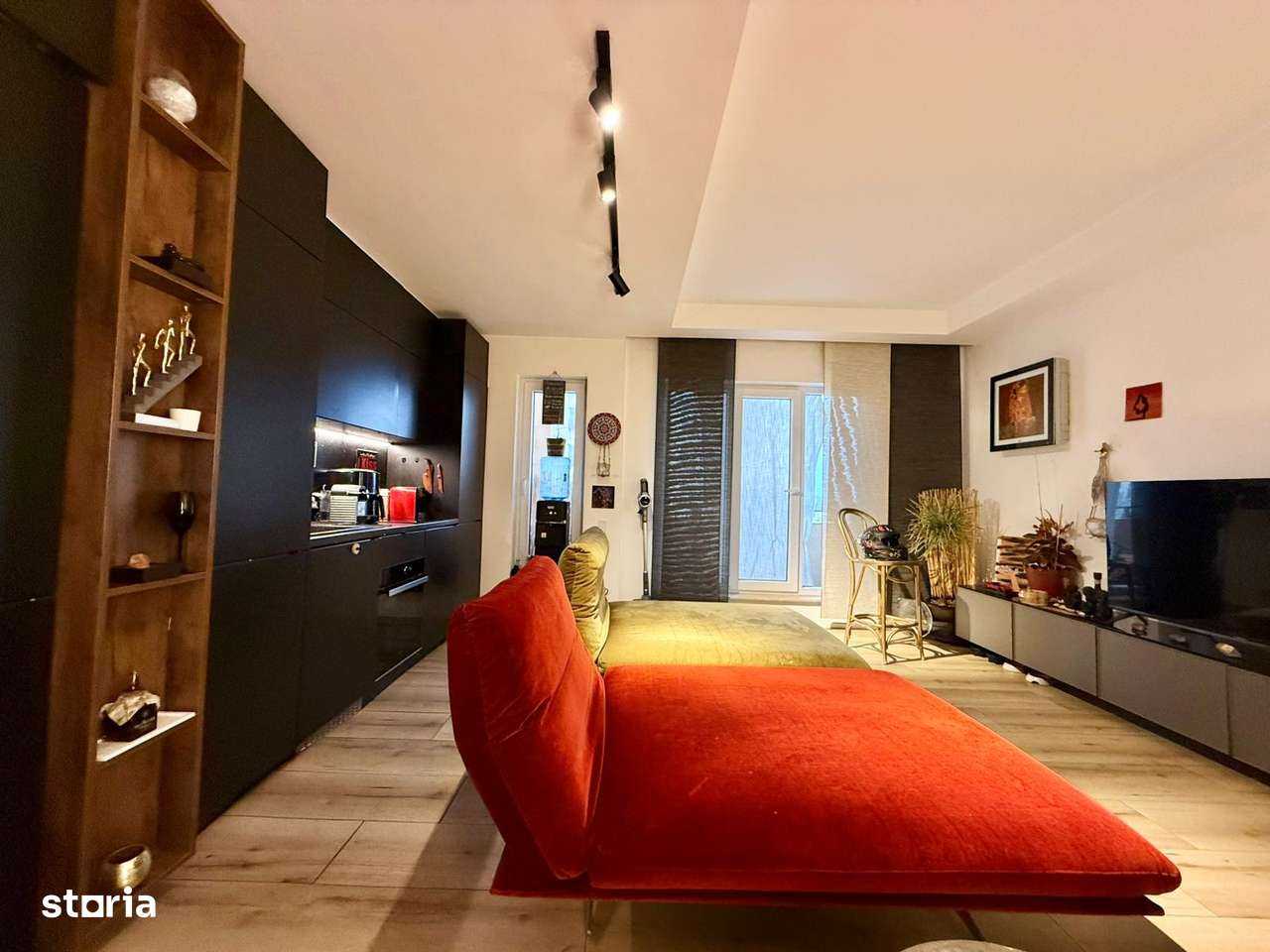 COSMOPOLIS - Apartament 2 camere, vedere piscina-0