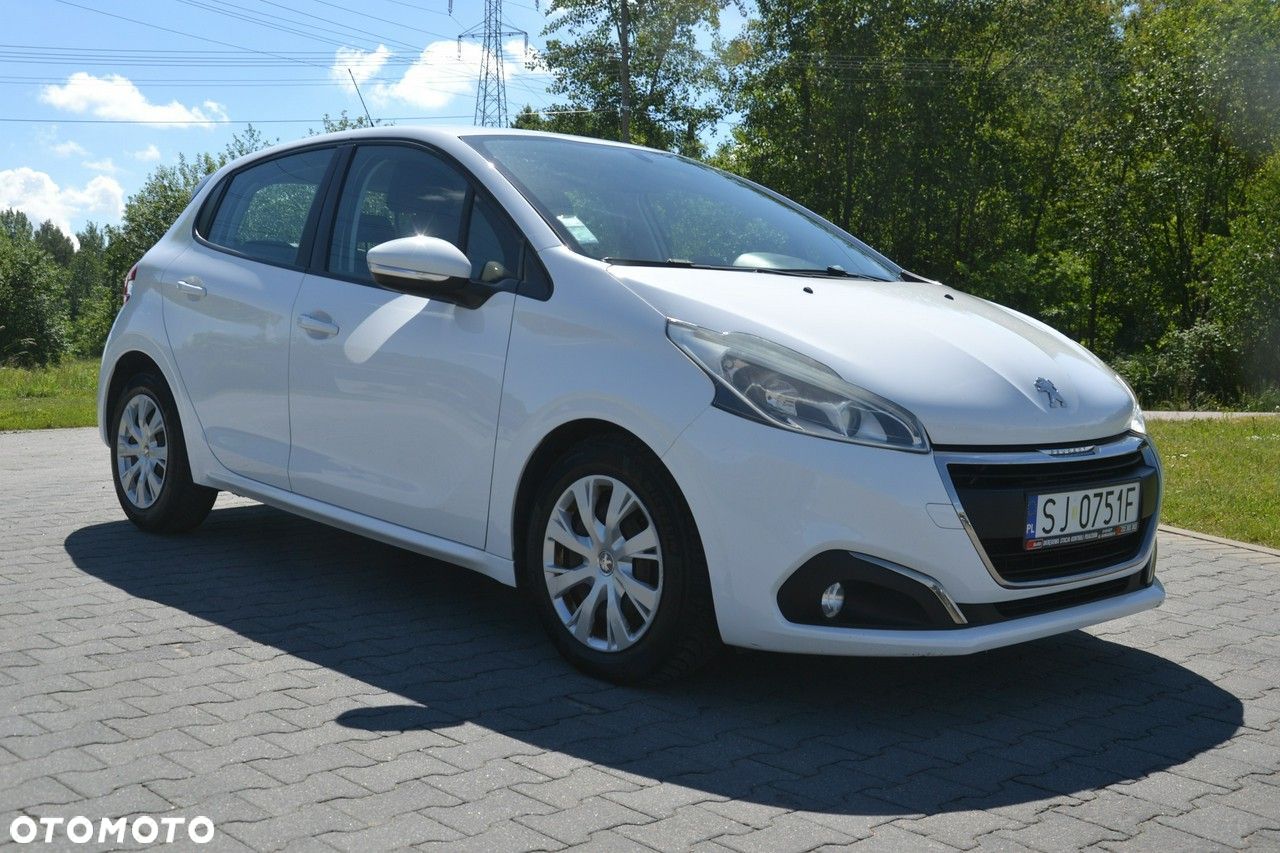 Peugeot 208 - 1