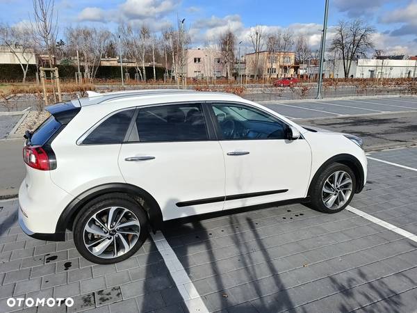 Kia Niro 1.6 GDI Hybrid M - 1