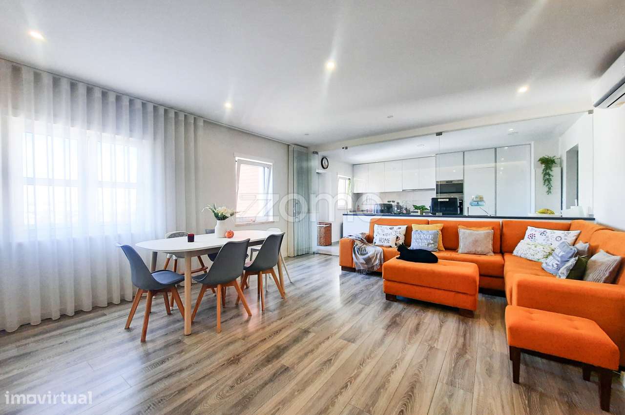 T4 , com 145m², garagem 2 viaturas - Urb. Casas do Lago em Alfragide. - Grande imagem: 3/47