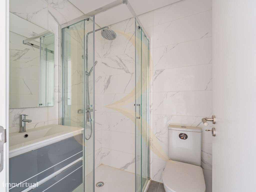 Apartamento T3 duplex com parqueamento e arrecadação em condomínio ...-15