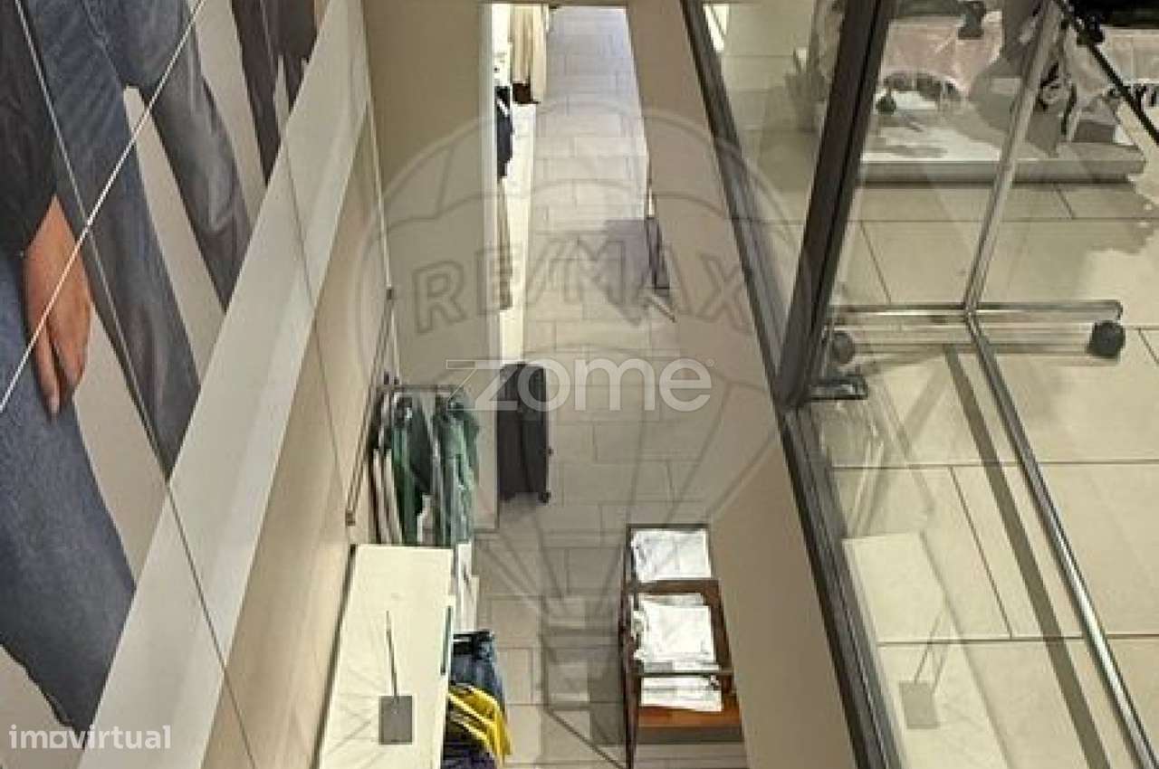 À Venda Prédio com-24