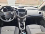 Chevrolet Cruze 1.6 Base - 10