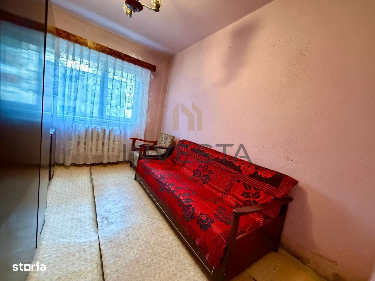 De vanzare apartament cu 3 camere pe strada Izlazului! - Imagine principală: 4/10