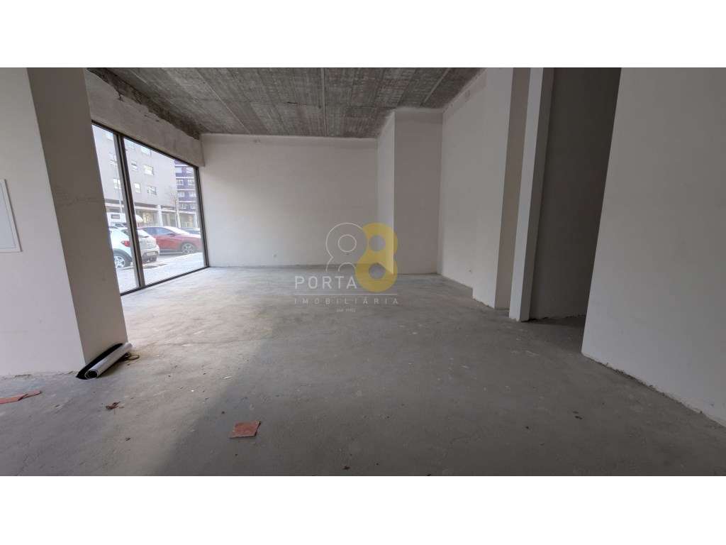 Espaço Comercial Novo em Matosinhos Sul - Localização Premium-17