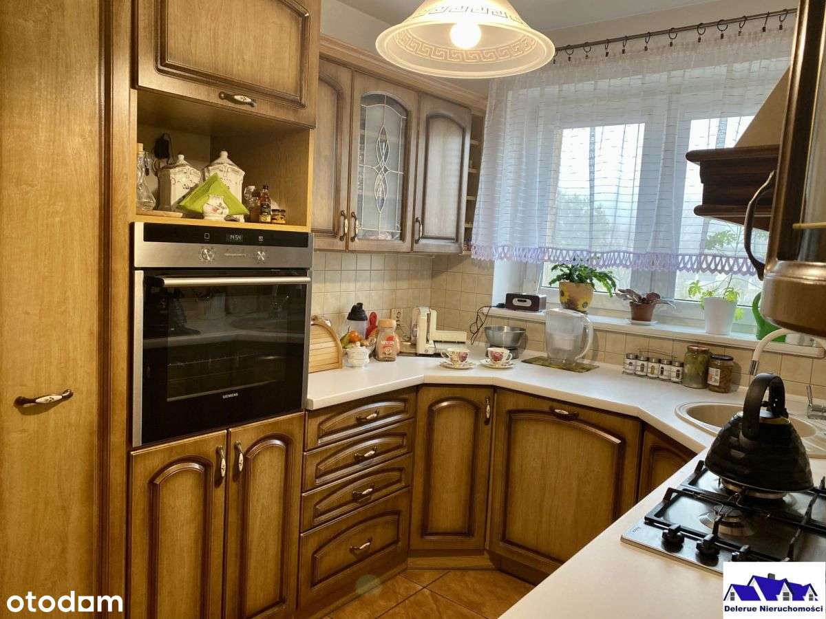 Duży dom wolnostojący wydzielone dwa mieszkania-18