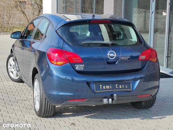 Opel Astra 1.6 Design Edition - 2