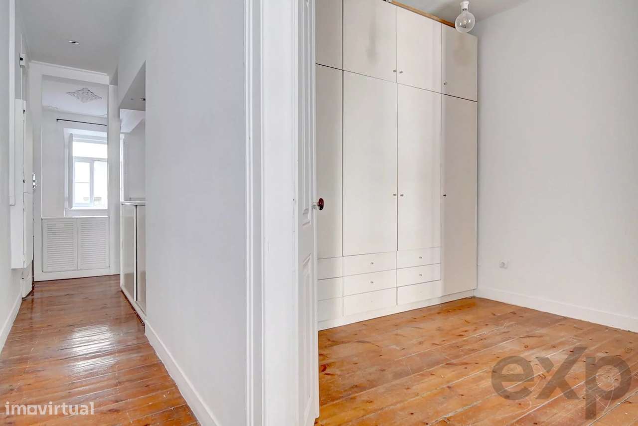 Apartamento T1+1 junto ao Jardim da Estrela – Lisboa-8