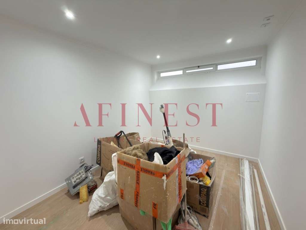 APARTAMENTO T2 RENOVADO COM AMPLO TERRAÇO NA PRAÇA DA IGREJA - AMADORA-14