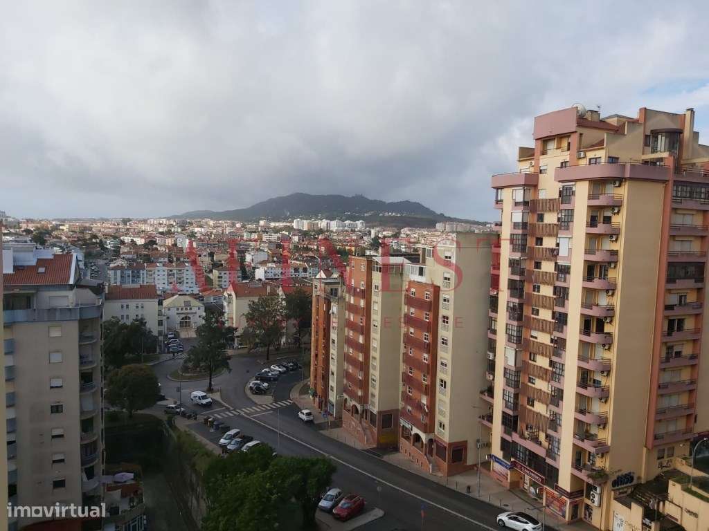 APARTAMENTO RECUPERADO T2 NA TAPADA DAS MERCÊS - Grande imagem: 4/15