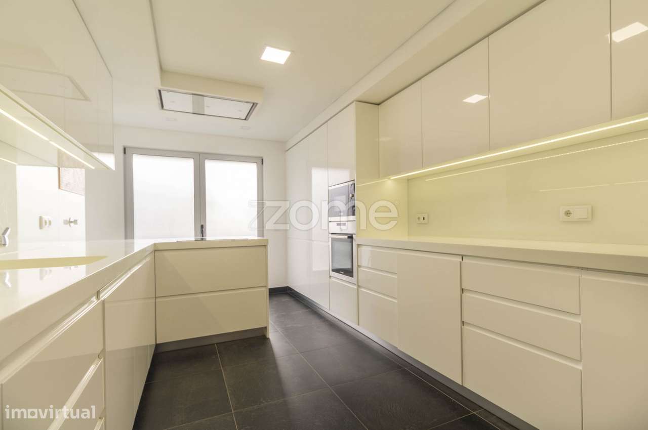 Penthouse T4 com vista mar-12