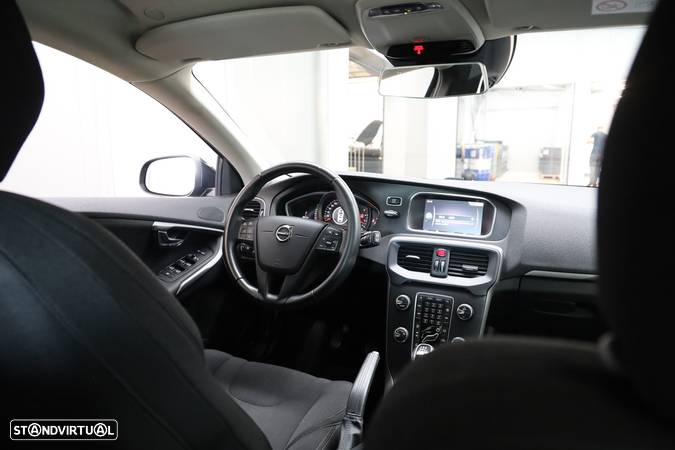 Volvo V40 2.0 D2 Kinetic - 9