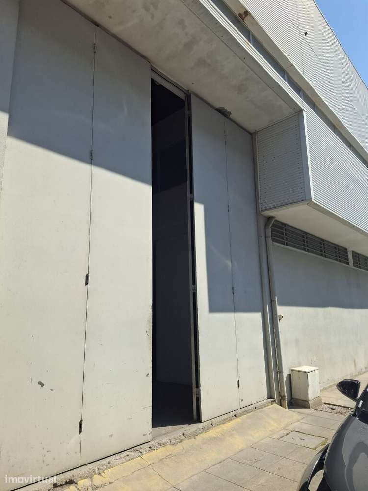 Pavilhão Industrial - Azurém-17