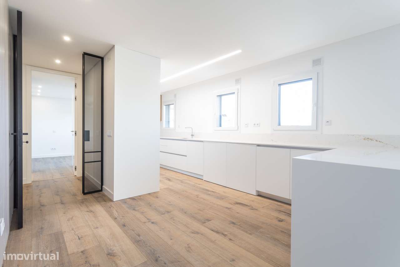 Deslumbrante T3+T2, Terraço e parqueamento - Grande imagem: 4/15