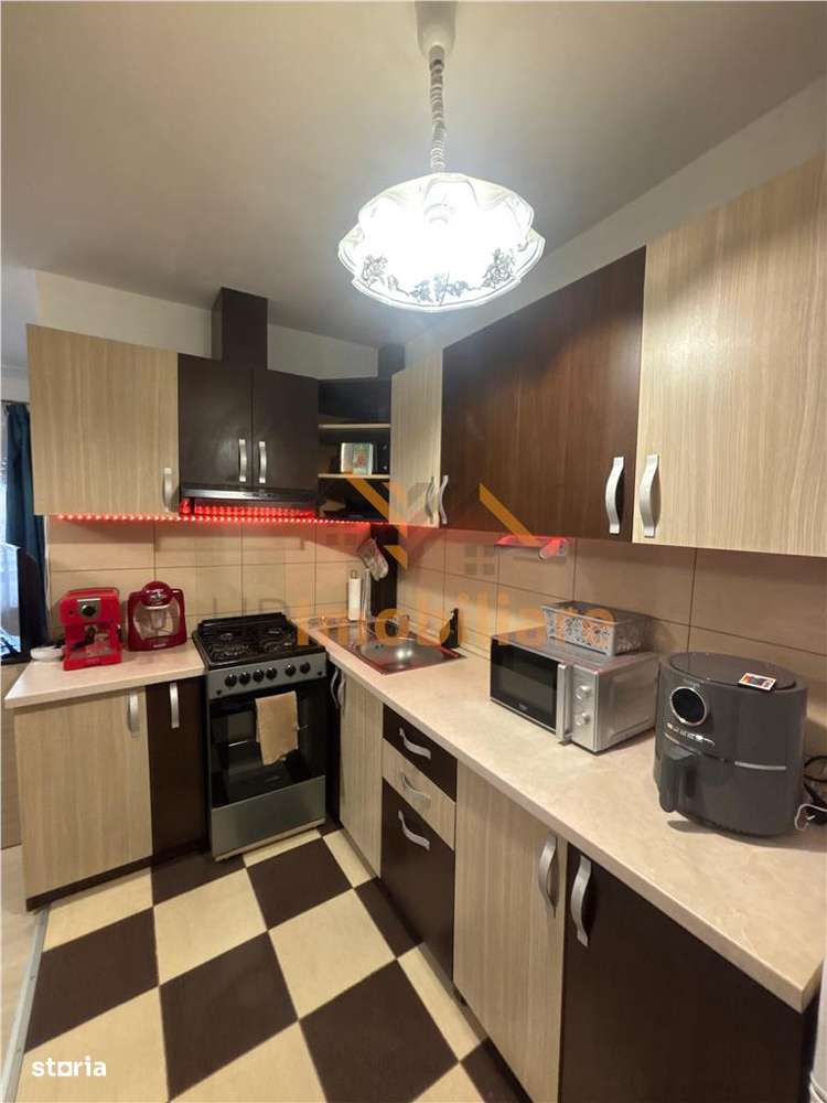 GARSONIERA MOBILATA | UTILATA | ZONA ROGERIUS | ORADEA - Imagine principală: 4/8