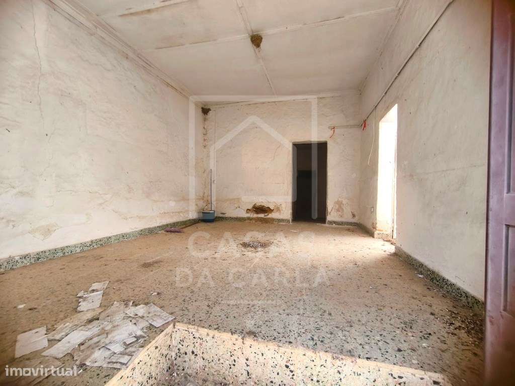 Moradia com 8 divisões e com quintal em Vila Alva-2