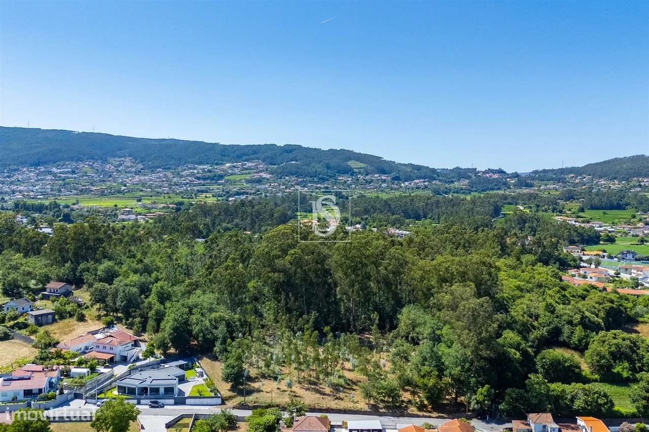 Terreno misto com potencial de construção em Barcelos-22