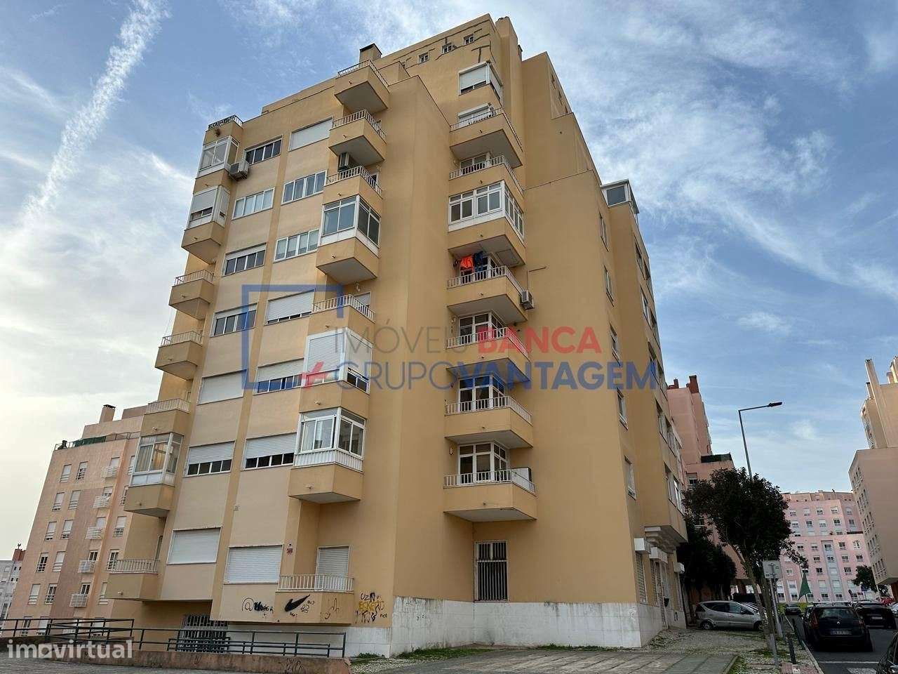 Vende T2 Rio de Mouro - Grande imagem: 2/7