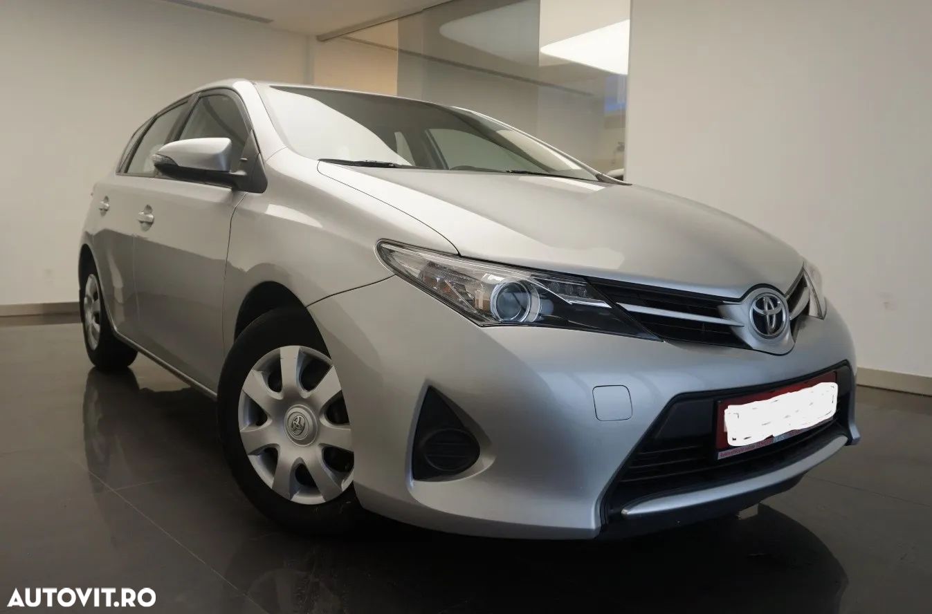 Toyota Auris 1.3 Dual VVT-i Terra - 1