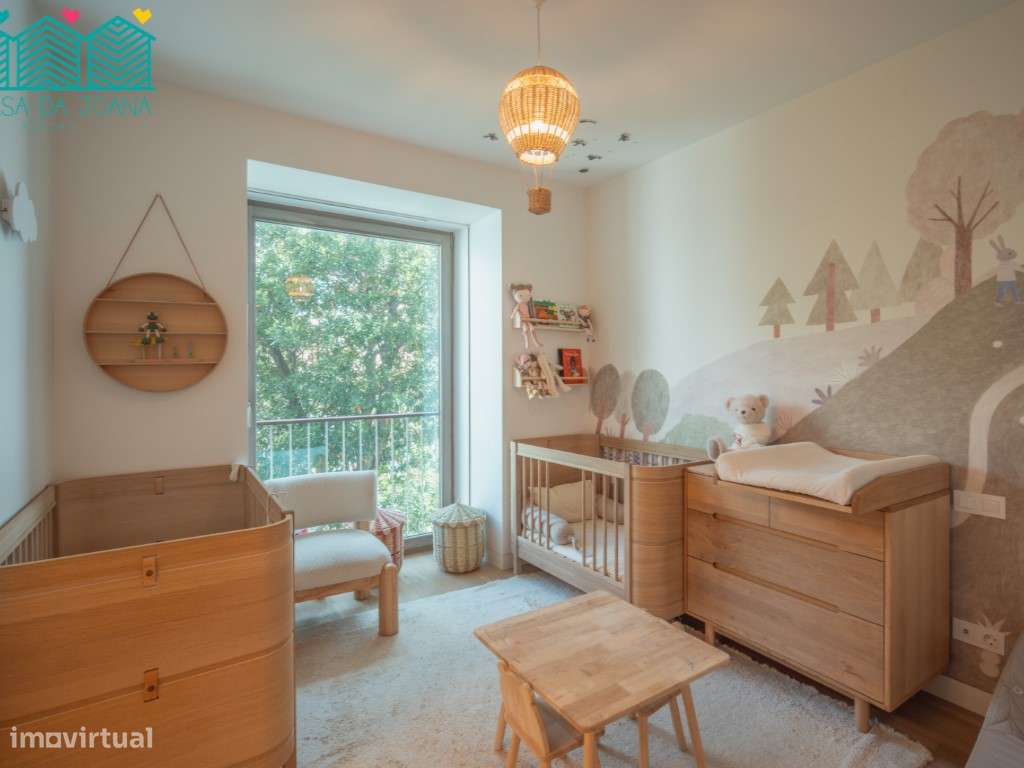 Apartamento T4 com Lugares de Garagem no Centro de Lisboa-35