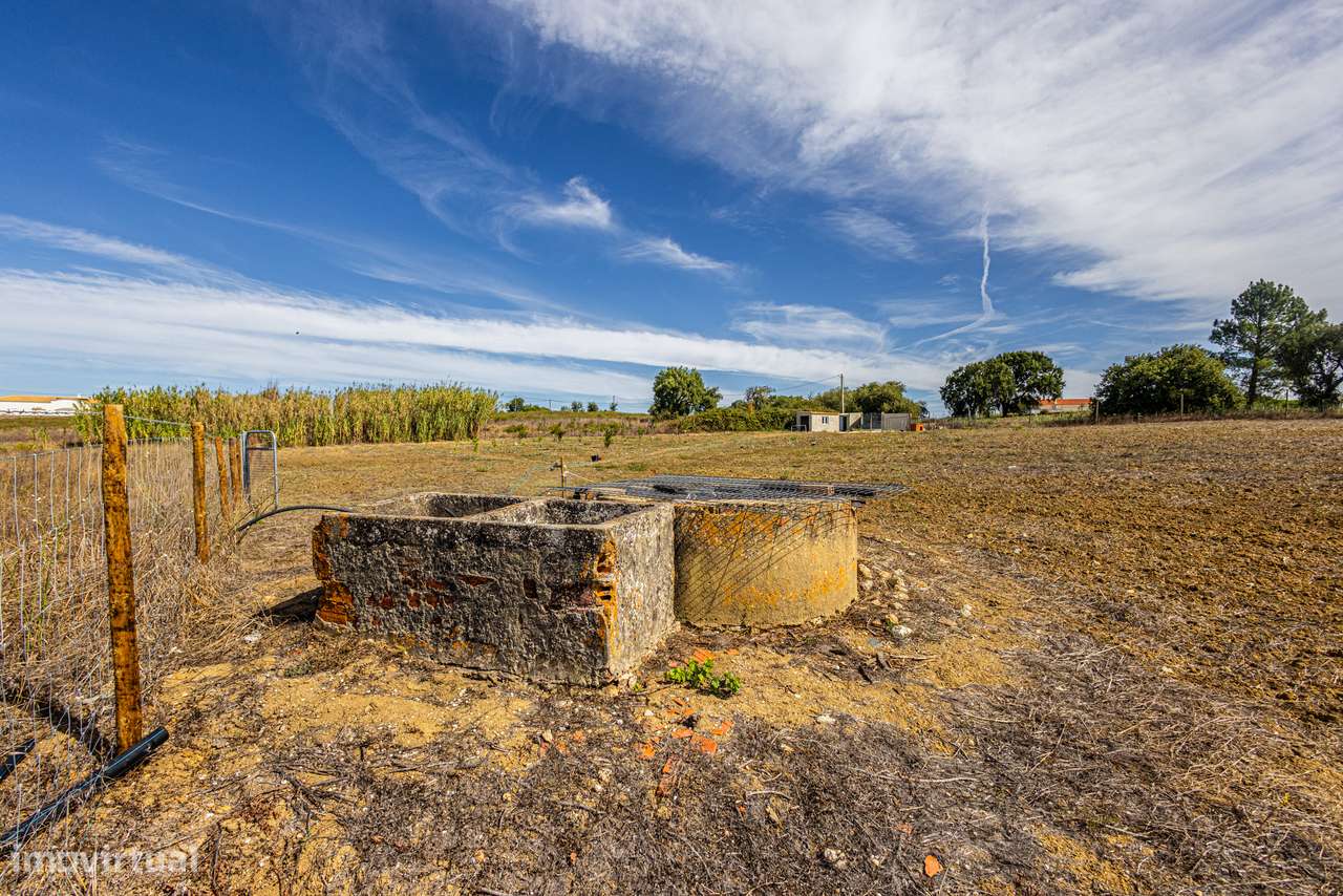 Excelente propriedade com área total de 13 680m2, localizada na Ereira-19
