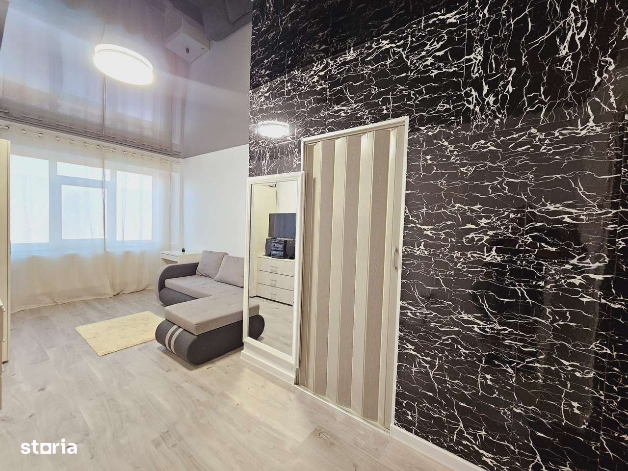 Garsoniera la cheie, zona Port-5