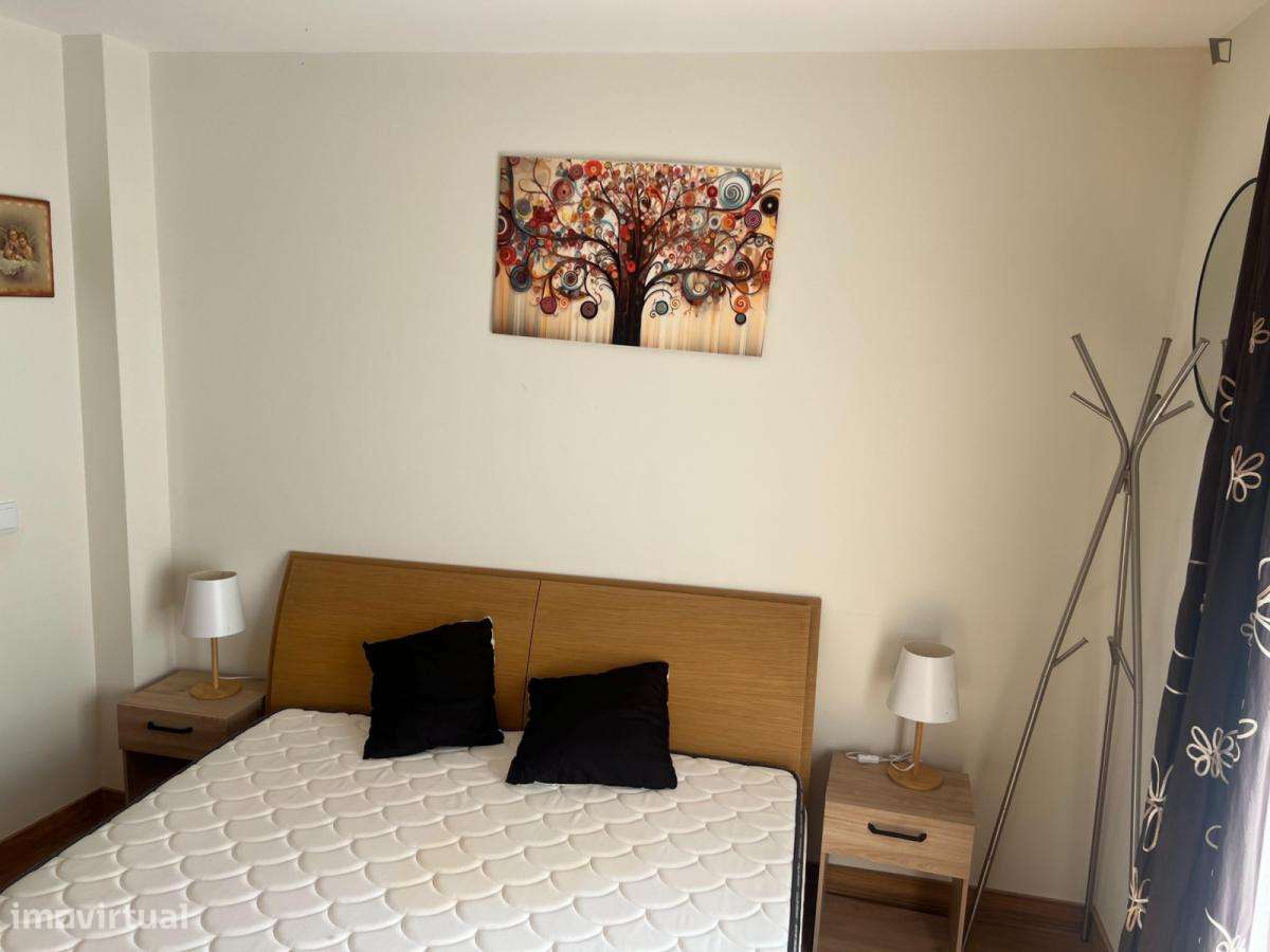 Quarto - localizado em Pedrouços Porto - Grande imagem: 4/10