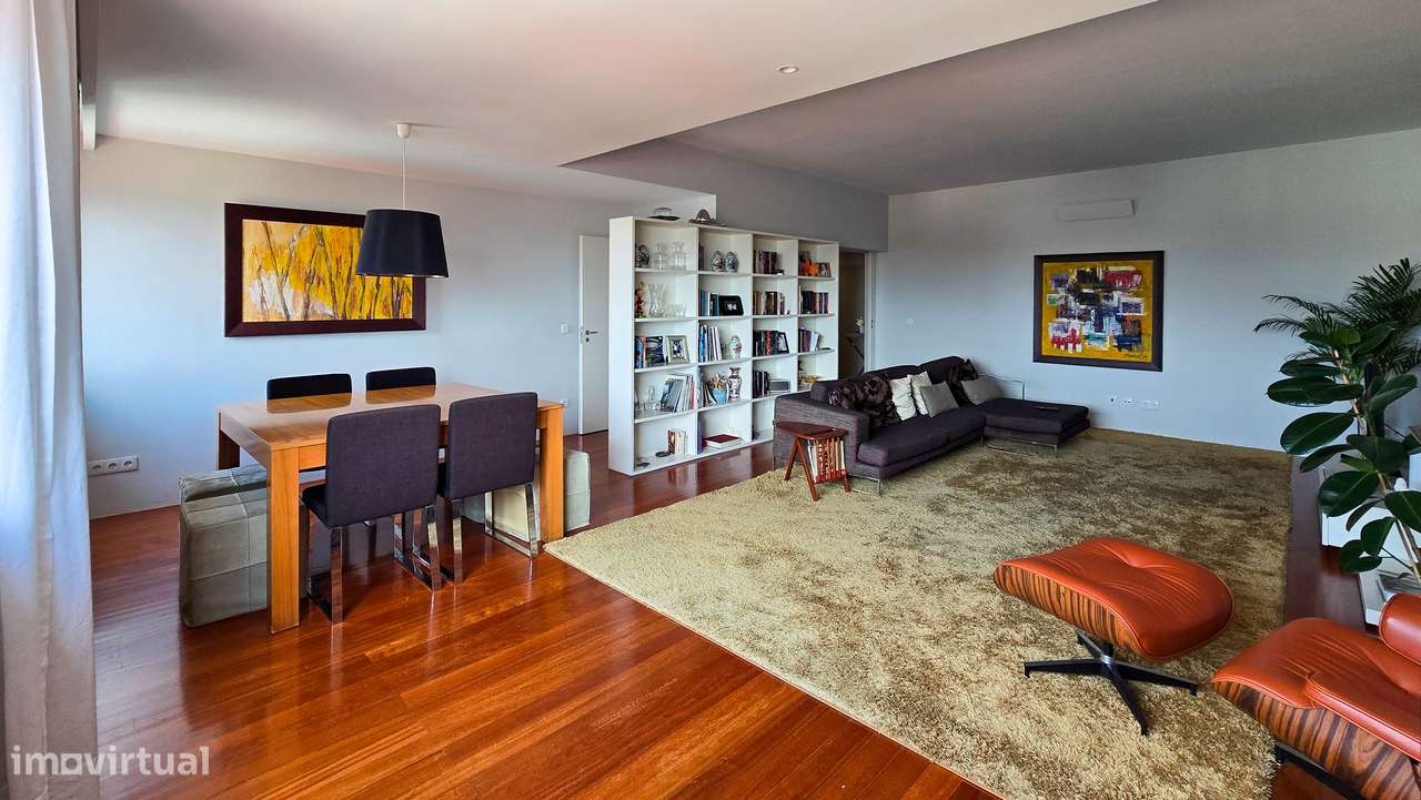 T3 remodelado na Rua do Godinho, Matosinhos com 153m²-1
