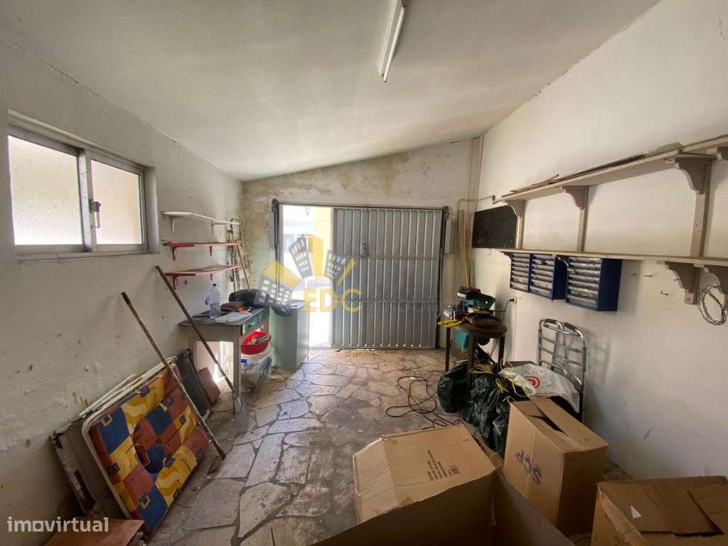 Moradia T3 - Remodelada com 2 frentes no centro de Mem Martins | Nã...-34