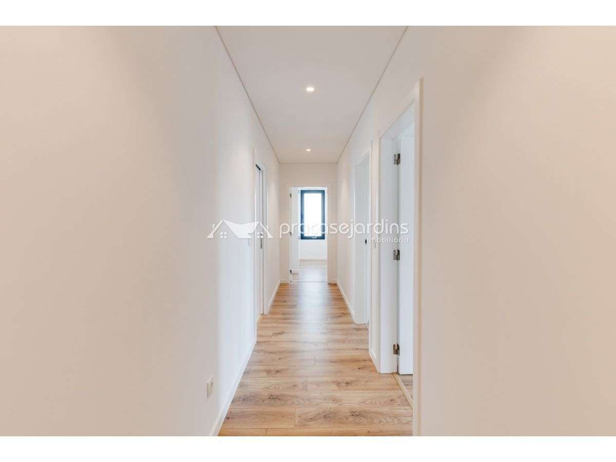 Apartamento T3 novo com espaço exterior privativo-4