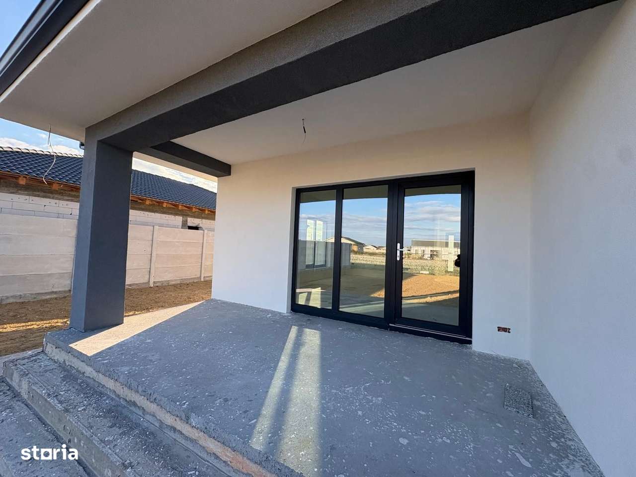 Casa Santandrei, 162 000 E (neg). Comision 0.-13