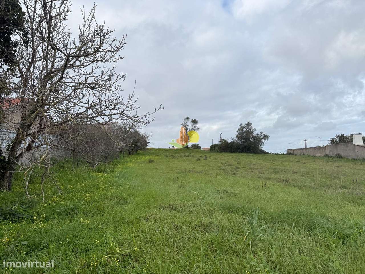 Terreno com 870m2 - Grande imagem: 2/5