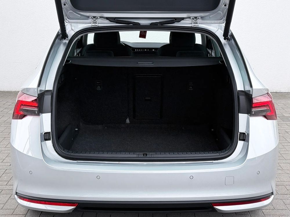 Skoda Octavia 1.5 TSI MHEV Selection DSG 150 KM — zdjęcie 7