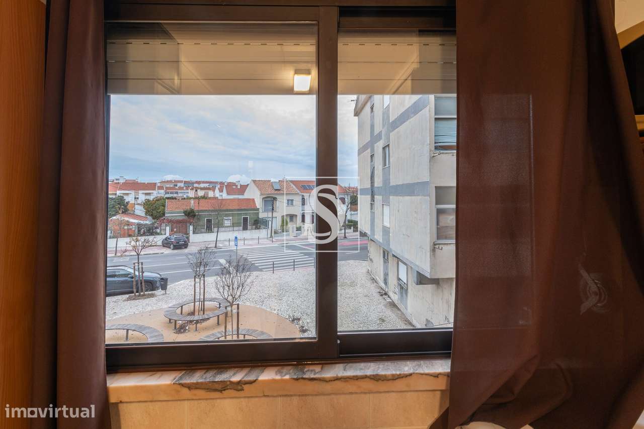 Acolhedor T1 no 1º andar, com Cozinha Semi Equipada e Próximo de Trans-11