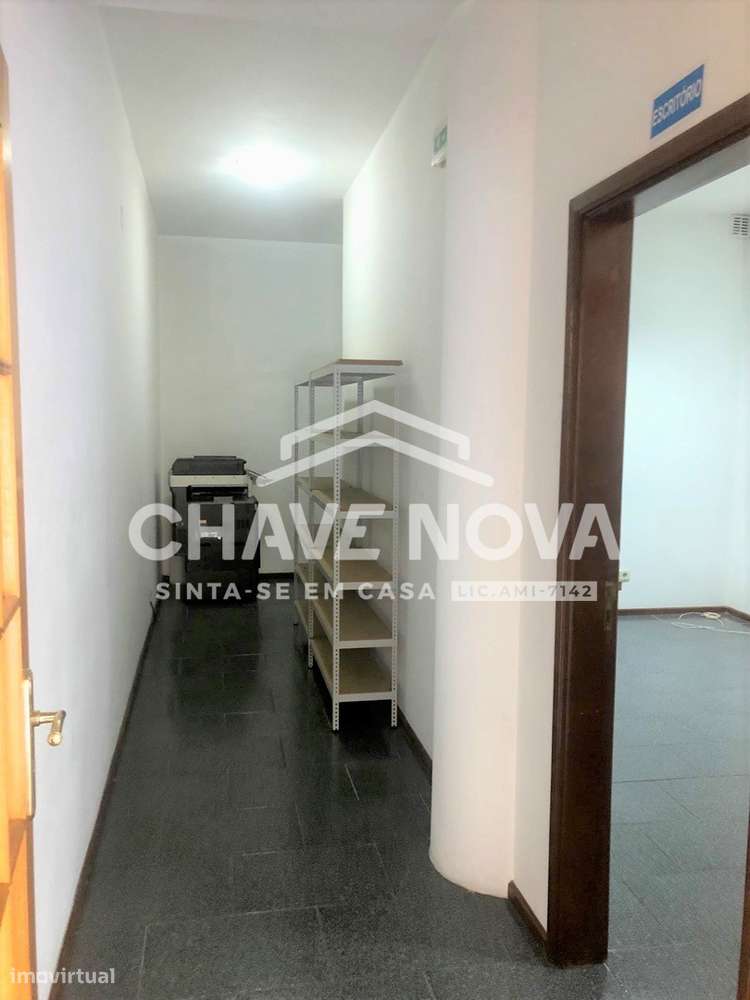 Loja c/ Montra em Mafamude (Soares dos Reis) - Grande imagem: 4/15