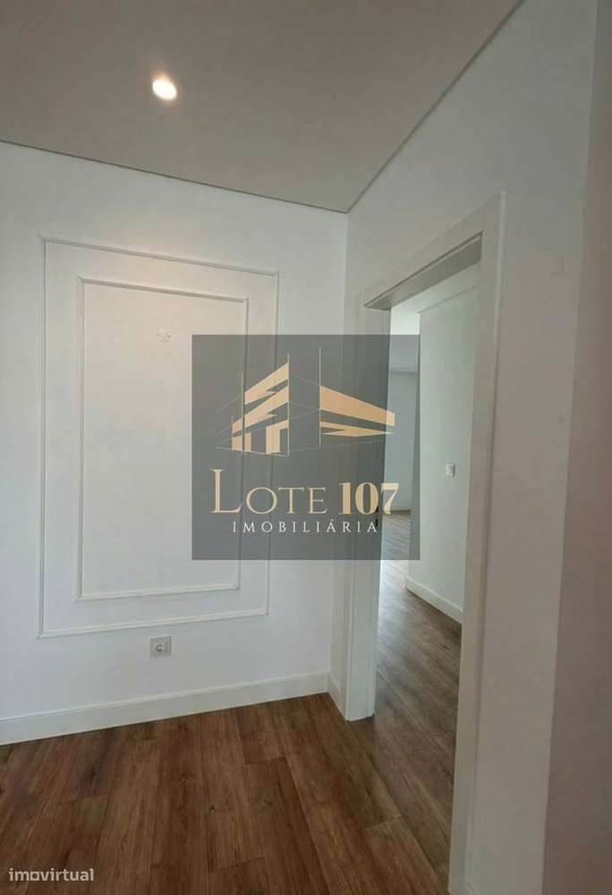 Apartamento T3 Novo em Val Flores-12