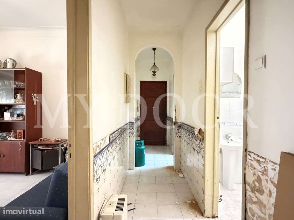 Apartamento T2 - Moscavide - Obras Totais - RCH c/ Terraço-10