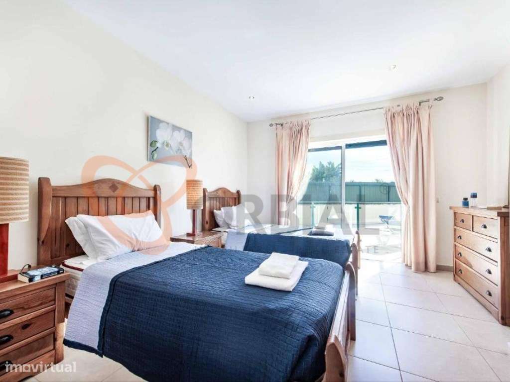 Moradia T4 com Piscina Privada num Lote de 620 m² em Vale de Parra,...-10