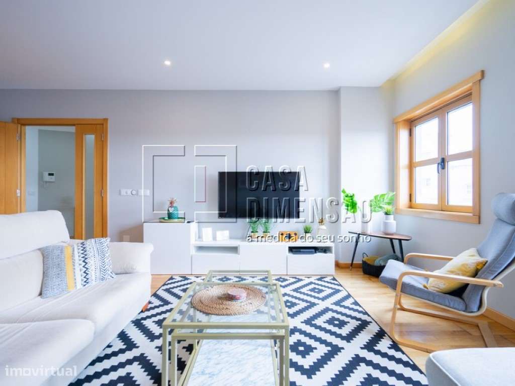 Apartamento de tipologia T2 na Serra de Carnaxide, como NOVO!!-17